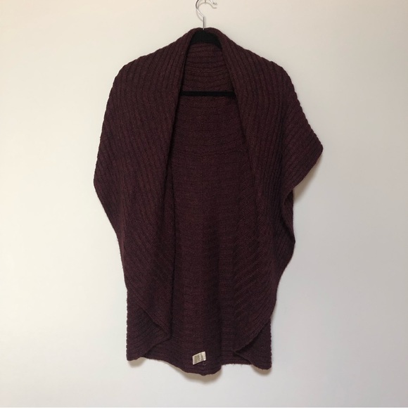 ALBINA’AS Peruvian Alpaca Circle Vest in Burgundy OS - Picture 4 of 8